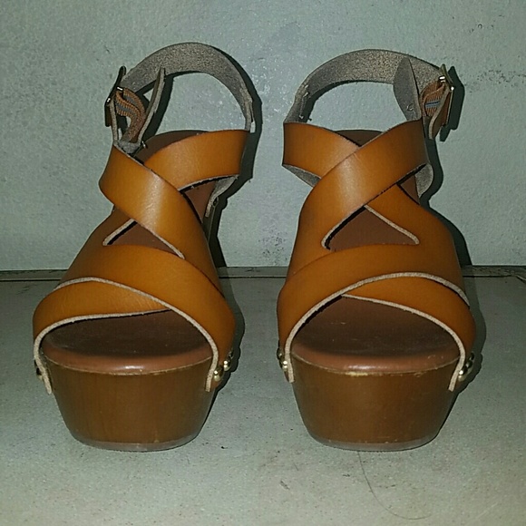 Mossimo Tan Heels - Picture 1 of 8